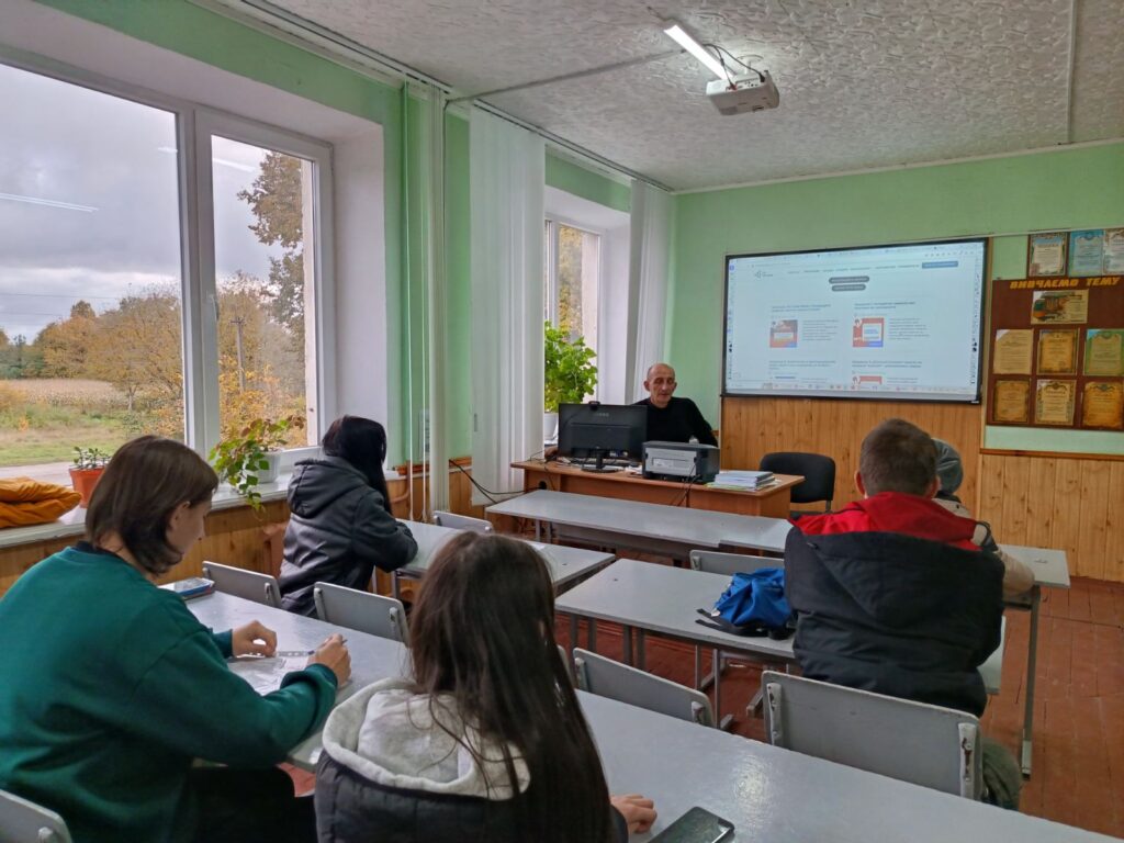 559901687_1560220758759993_3318062305280303348_n