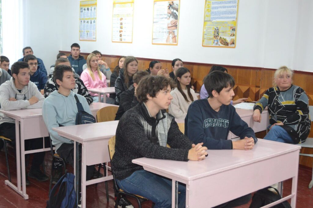 565671689_1562418428540226_2031518752206059492_n