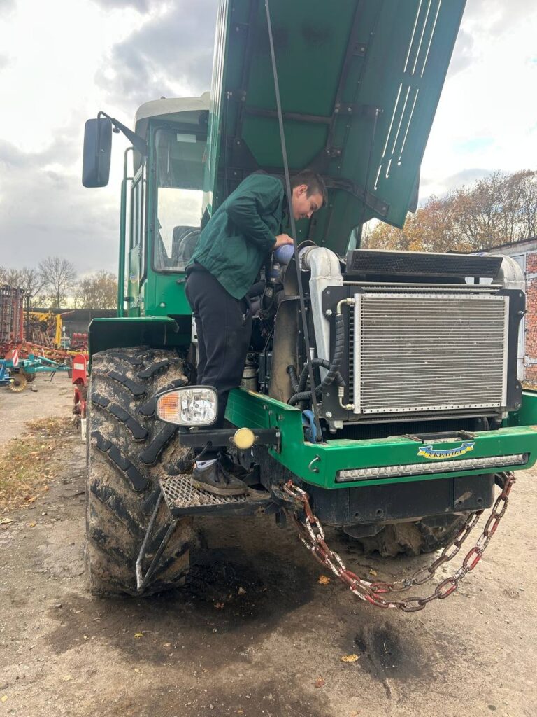 572468160_1573508034097932_1488325471074935976_n